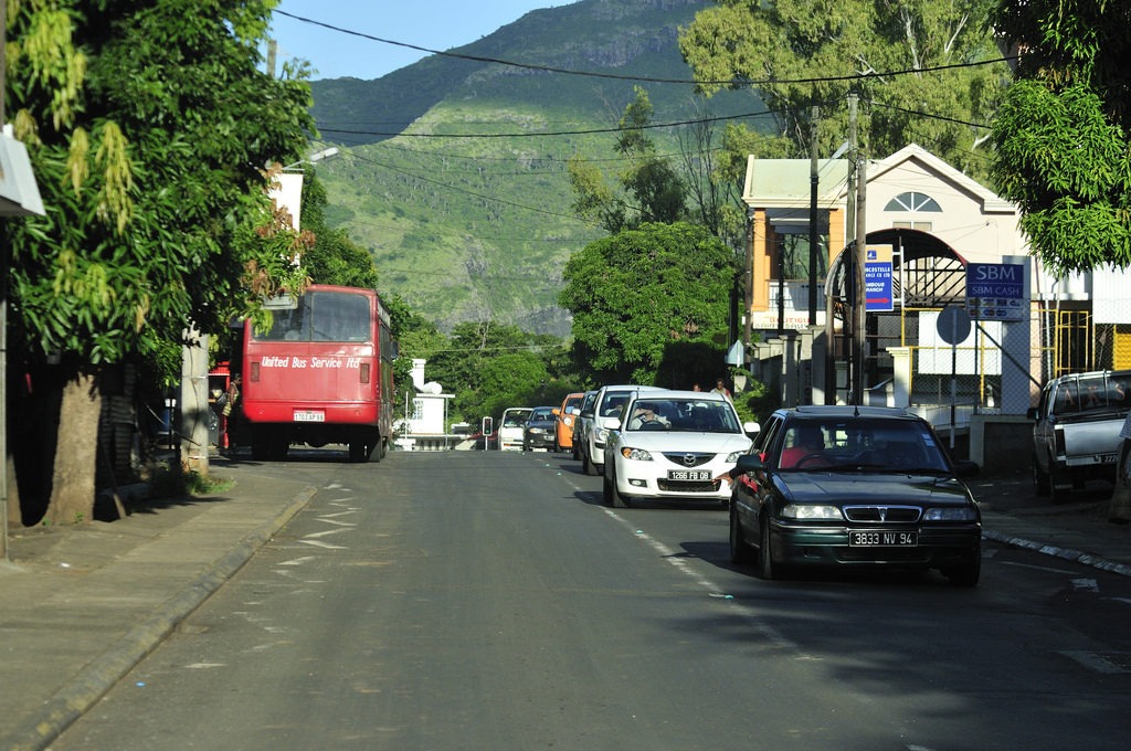 getting around Mauritius streets