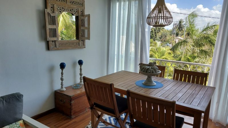 Tropical Palms Apartment